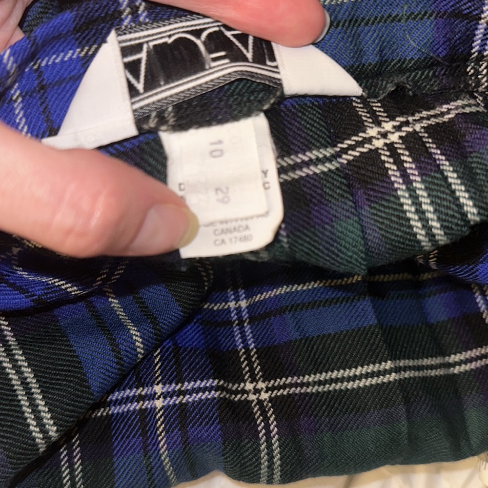 Vintage Aljean pleated wool plaid skirt with gold crest button closure - Picture 3 of 5
